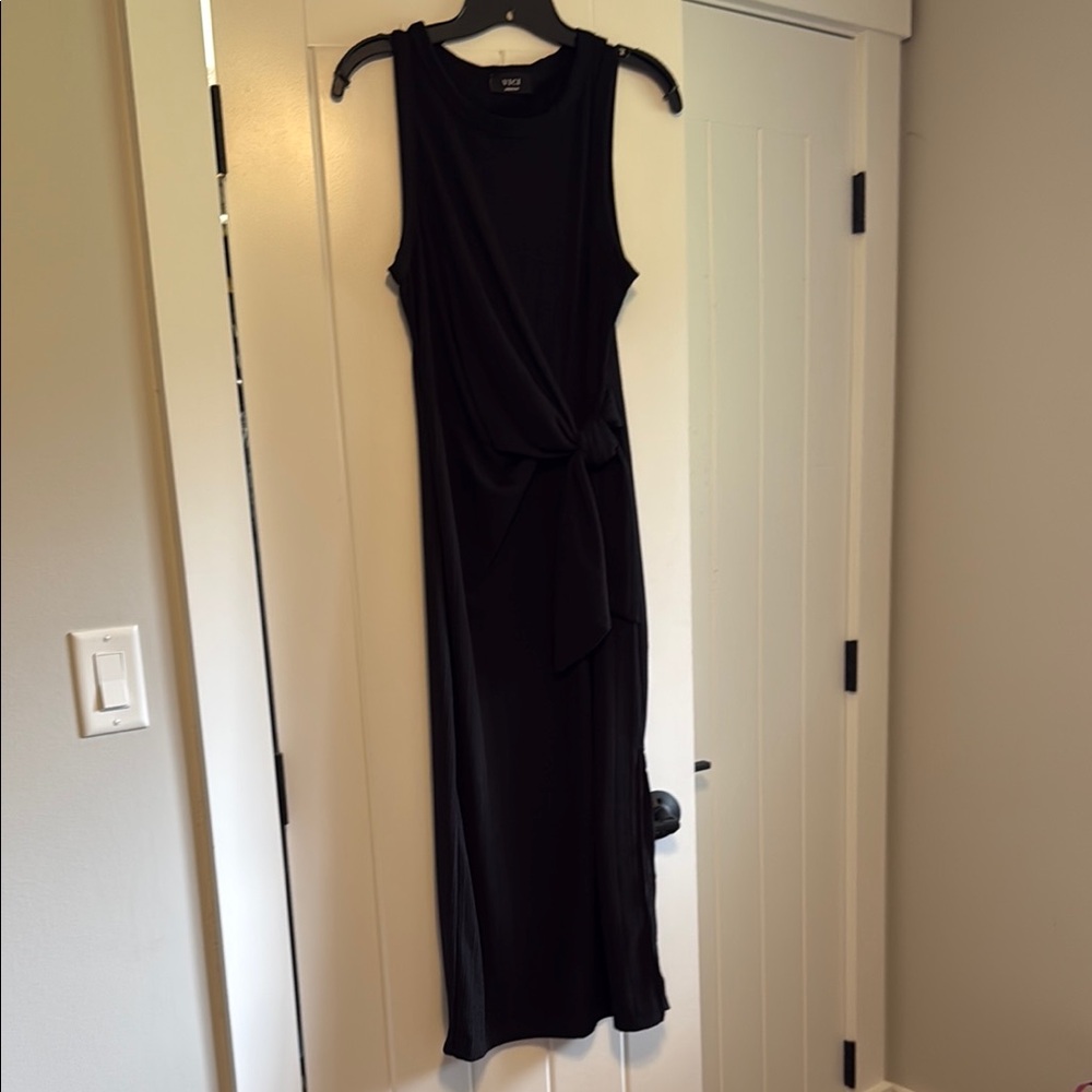 Black Sleeveless Dress